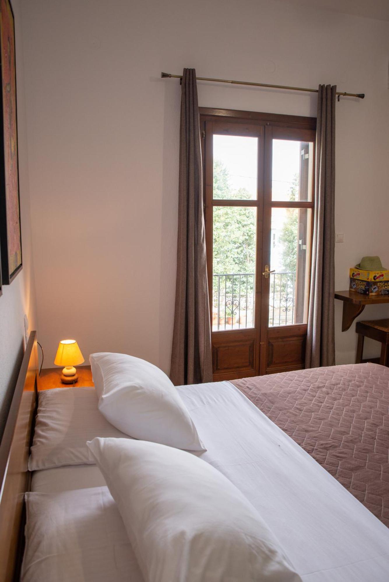 Hotel Cleopatra Chorefton Bagian luar foto