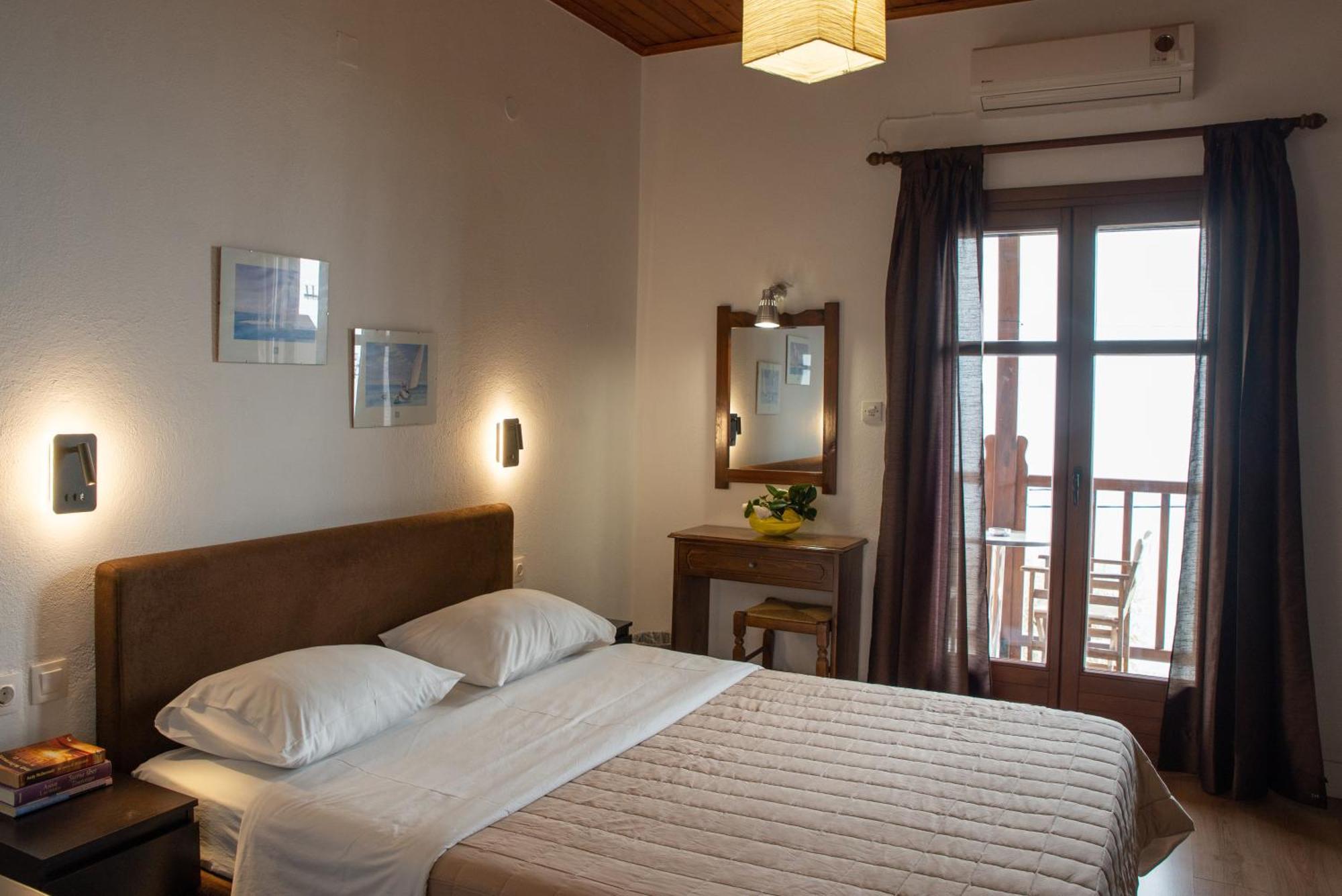 Hotel Cleopatra Chorefton Bagian luar foto