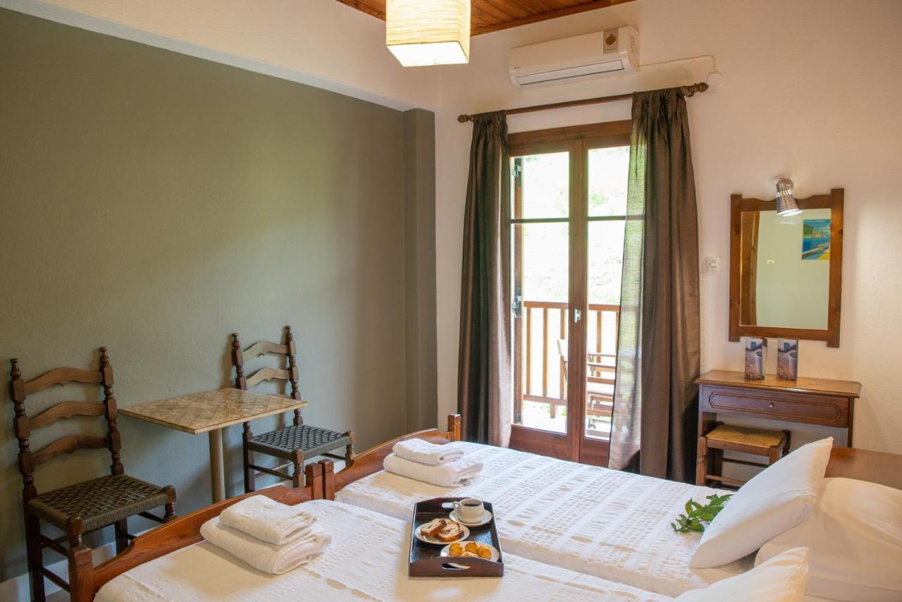 Hotel Cleopatra Chorefton Bagian luar foto