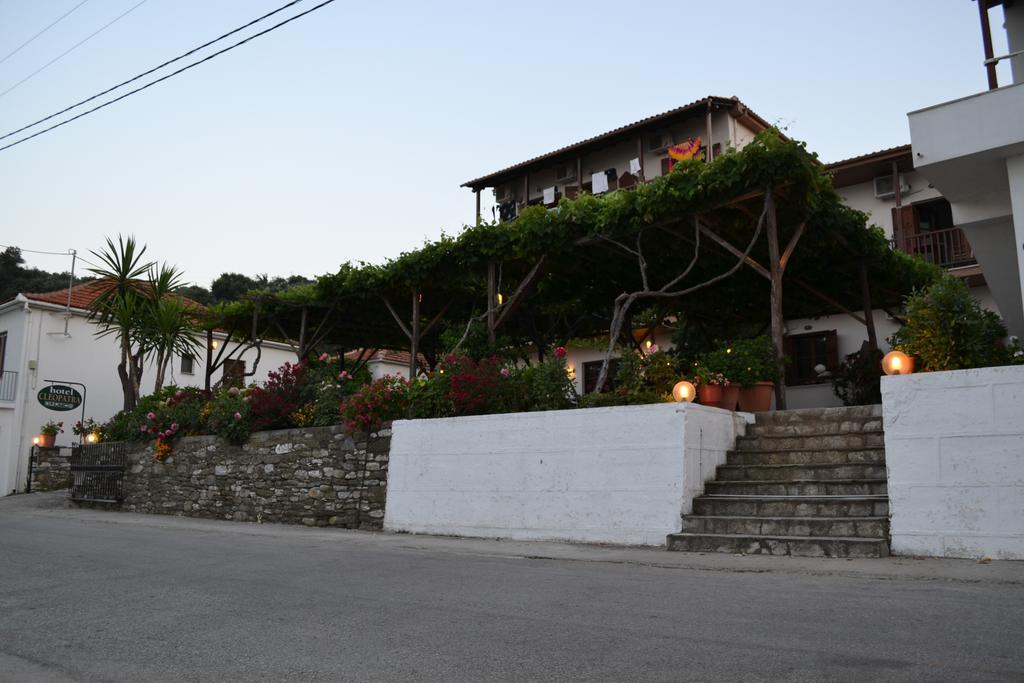 Hotel Cleopatra Chorefton Bagian luar foto